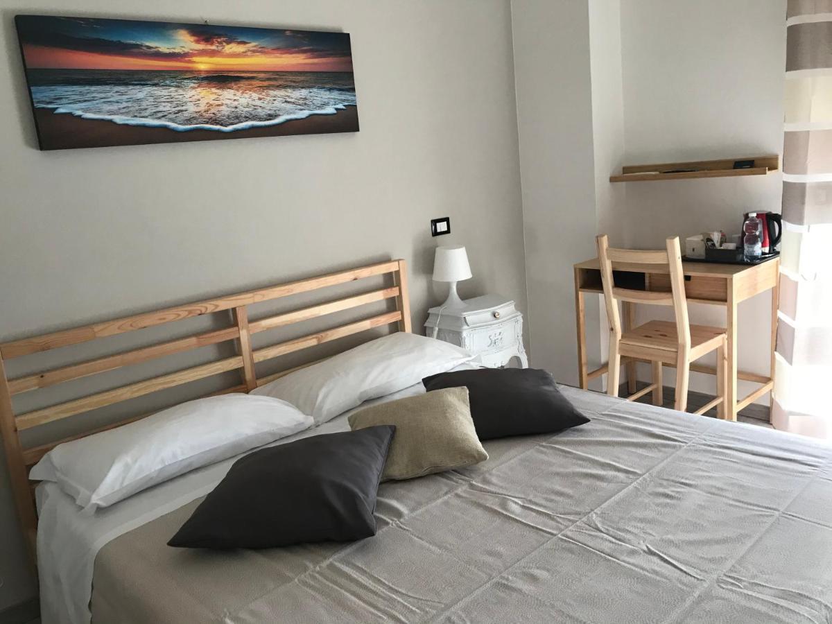 ホテル Attico Livorno Bed & Relax エクステリア 写真