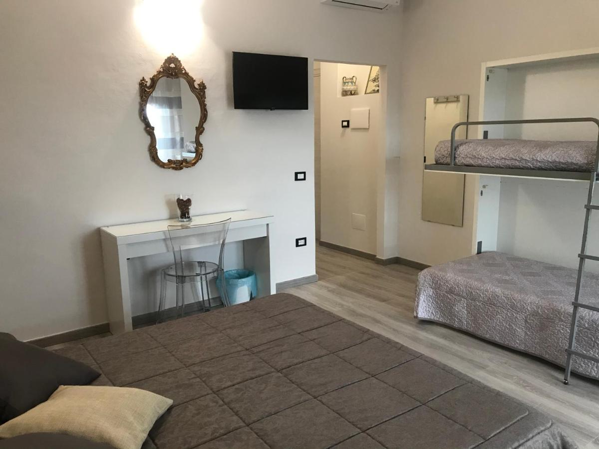 ホテル Attico Livorno Bed & Relax エクステリア 写真
