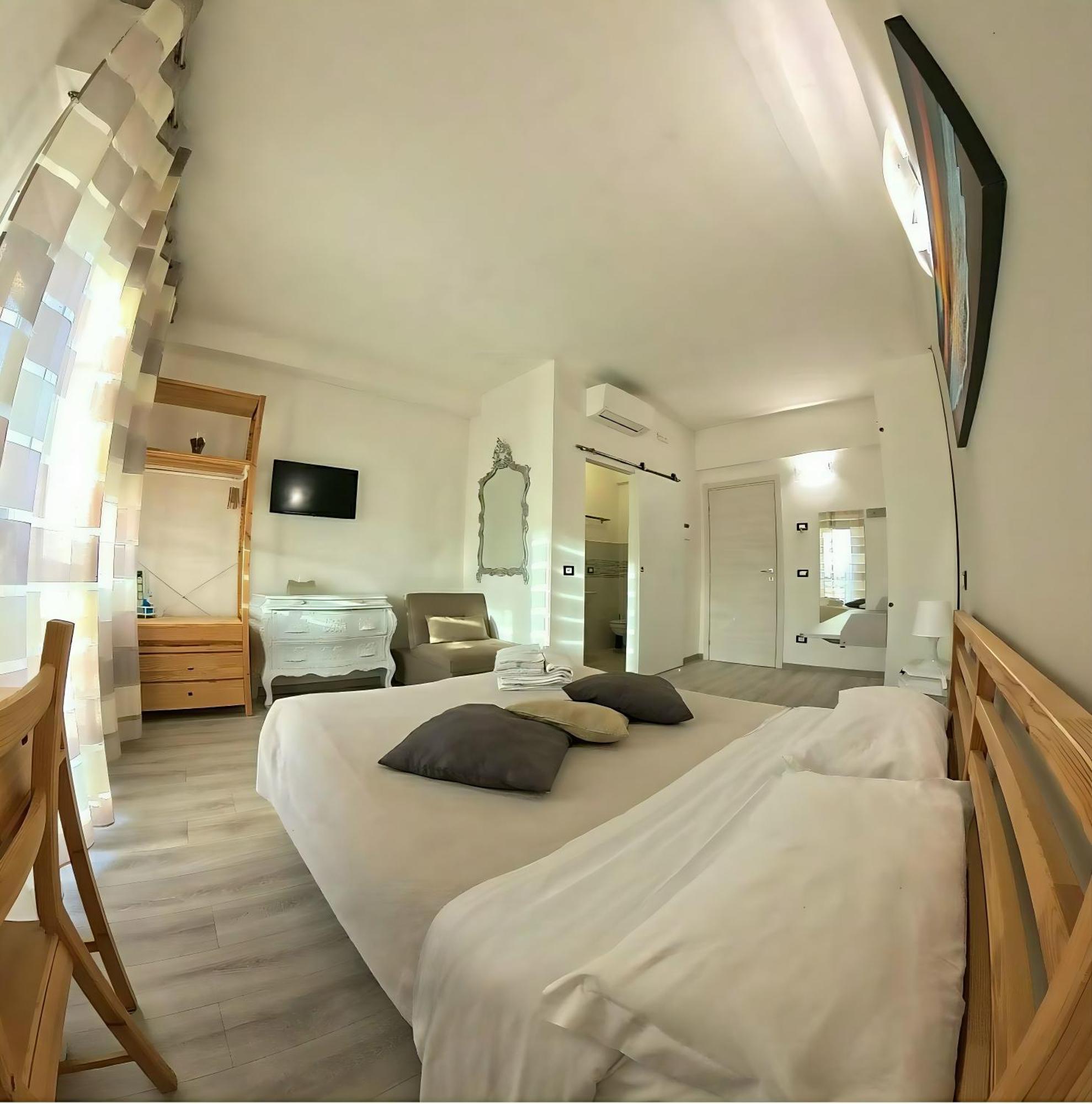 ホテル Attico Livorno Bed & Relax エクステリア 写真
